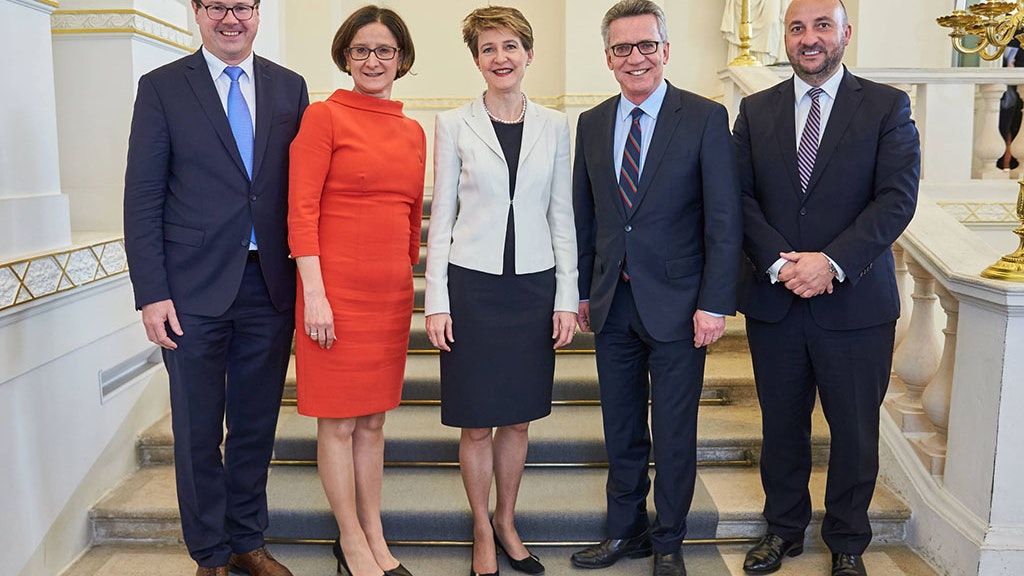 Thomas Zweifelhofer (Liechtenstein), Johanna Mikl-Leitner (Österreich), Simonetta Sommaruga (Schweiz), Thomas de Maizière (Deutschland), Etienne Schneider (Luxemburg)