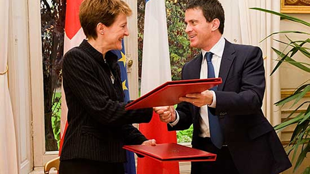 Paris, 5.11.2013: conseillère fédérale Simonetta Sommaruga avec Manuel Valls, ministre français de l’Intérieur