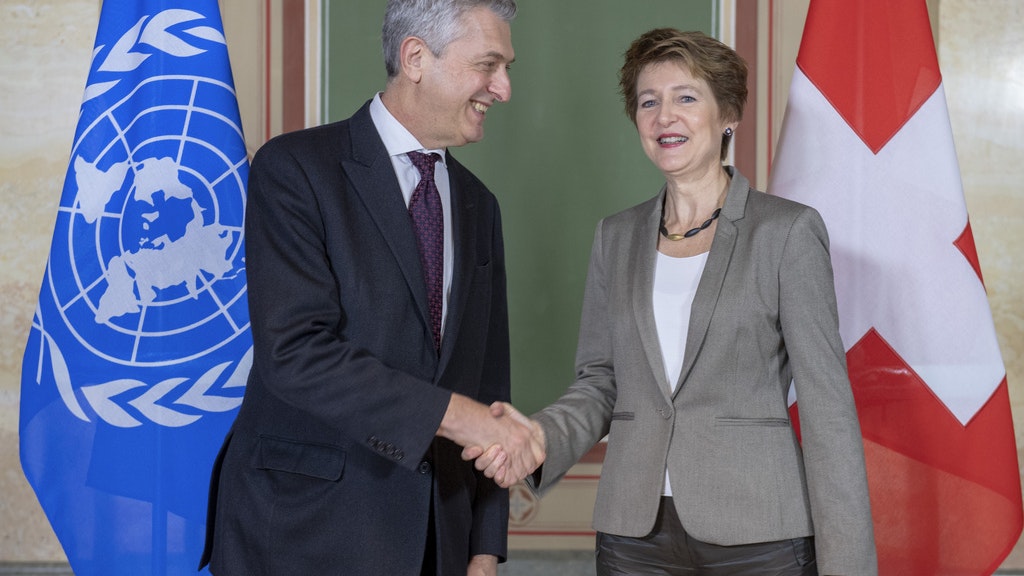 Bundesrätin Simonetta Sommaruga begrüsst UNO-Hochkommissar für Flüchtlinge Filippo Grandi