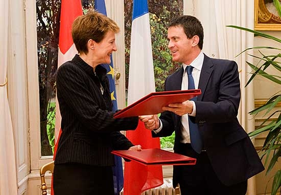 Paris, 5.11.2013: Bundesrätin Simonetta Sommaruga mit Manuel Valls, französischer Innenminister