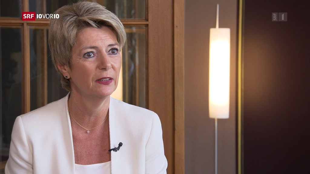 La conseillère fédérale Karin Keller-Sutter dans une interview avec Arthur Honegger