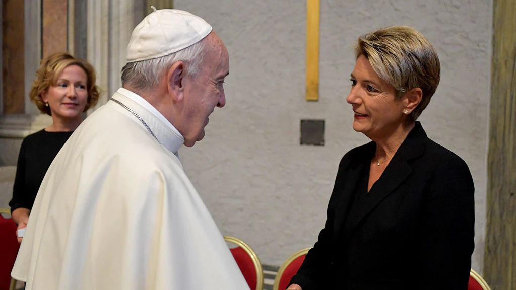 La Consigliera federale Keller-Sutter incontra Papa Francesco